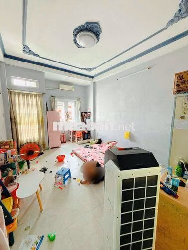 Dương Bá Trạc.(4m x 15m).nở hậu 4,1m.cách MT 100m.