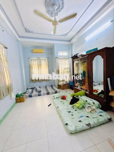 Dương Bá Trạc.(4m x 15m).nở hậu 4,1m.cách MT 100m.