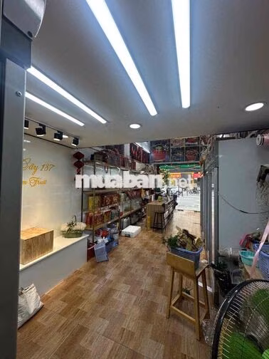 Cho thuê nhà MT 241 Ba Tháng Hai P Vườn Lài Q10.