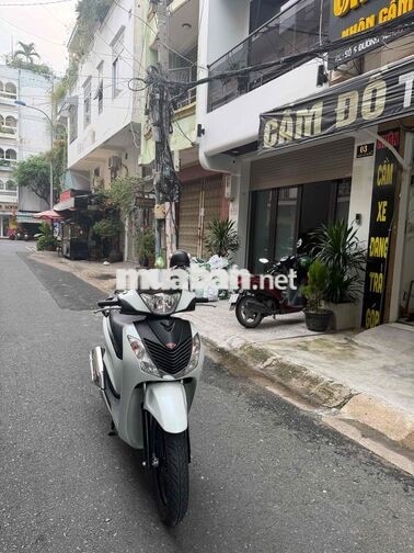 Honda SH 150i Trắng 106 km