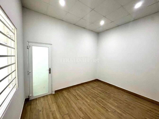 CHO THUÊ NHÀ C4. NGAY CHỢ PHÚ THỌ. TRẢNG DÀI