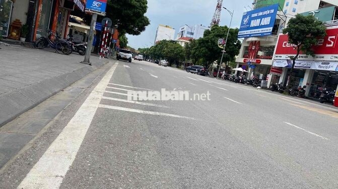 vị trí vàng, tặng nhà , đường trục 25m. k quy hoạch, dòng tiền