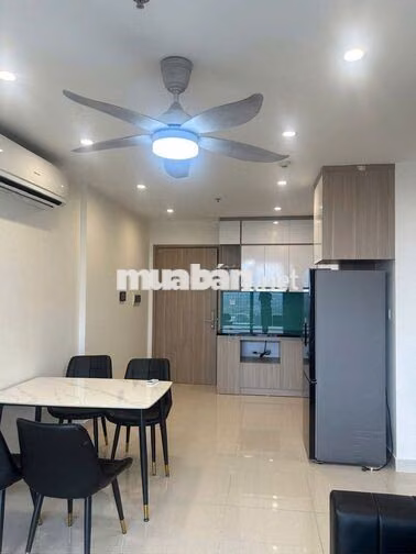Chủ nhà cần bán gấp 2PN 55m S106 Vinhomes Smart City