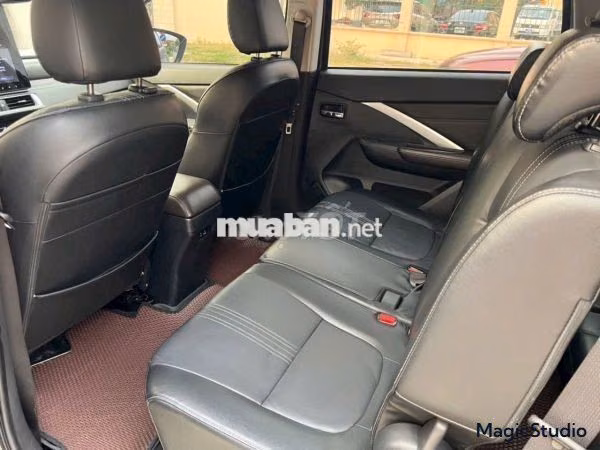 Mitsubishi Xpander Premium 1.5 AT 2022 Bạc