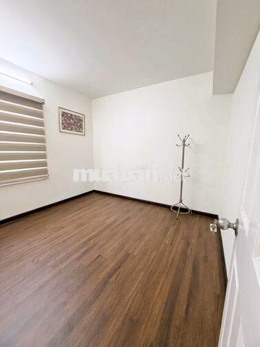 Bán chung cư Bàu Cát 2 75m² 2PN 2WC view Đông thoáng mát - Nhà y hình