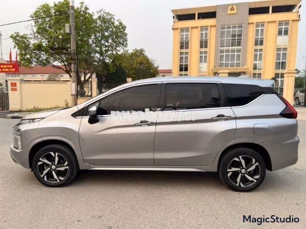 Mitsubishi Xpander Premium 1.5 AT 2022 Bạc