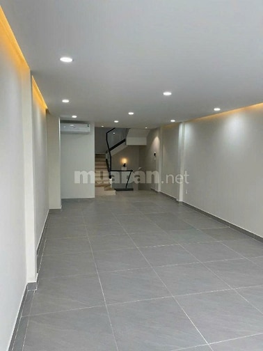 Mặt tiền trung tâm Quận 1 kế bên Chợ Bến Thành chỉ 33 tỷ