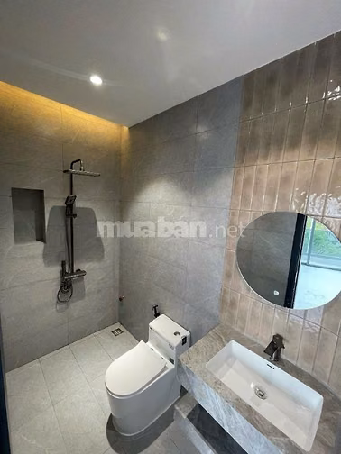 Mặt tiền trung tâm Quận 1 kế bên Chợ Bến Thành chỉ 33 tỷ