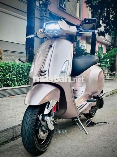 Vespa Sprint Hồng TFT