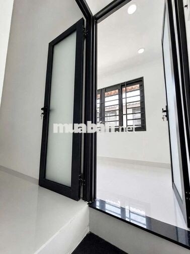 NHÀ QUẬN 12, GẦN CẦU VƯỢT QUANG TRUNG