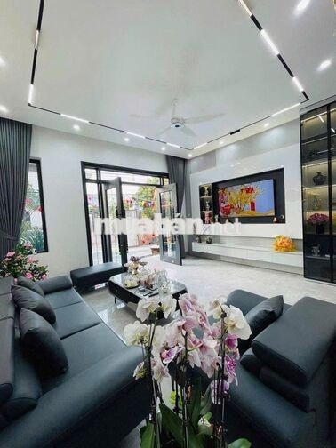 CHỦ NGỘP CẦN BÁN NHANH NHÀ LẦU GIÁ NÀO CŨNG BÁN NGAY TRUNG TÂM PHƯỜNG