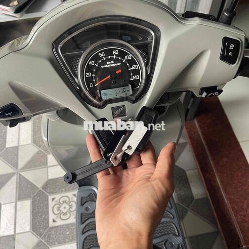Vision mẫu 2026 xám sporty bánh lớn, 1100km, 9 chu
