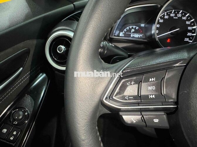 Mazda Mazda 2 Luxury 2021 Trắng Tự động
