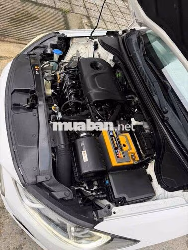 Hyundai Elantra 2018 Trắng Tự động