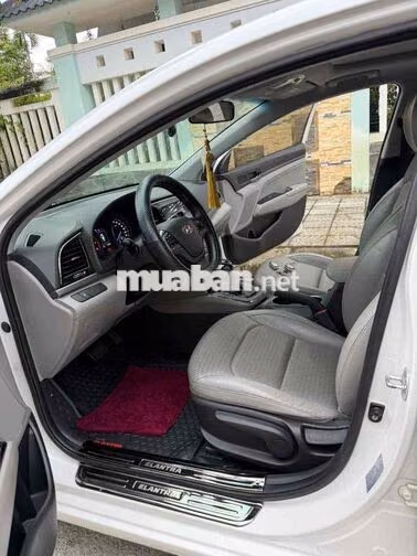 Hyundai Elantra 2018 Trắng Tự động
