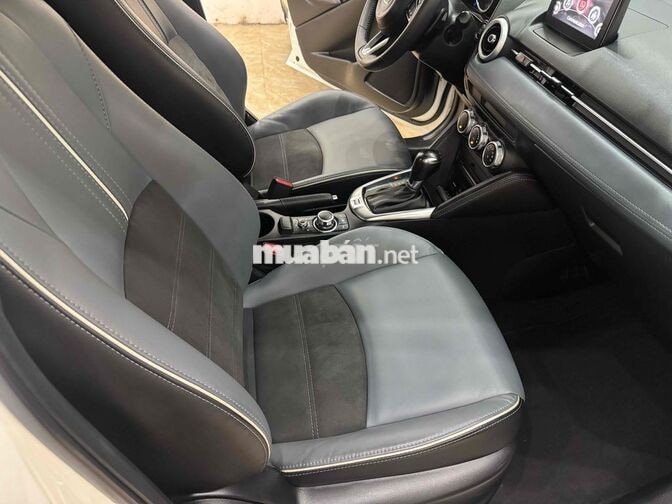 Mazda Mazda 2 Luxury 2021 Trắng Tự động