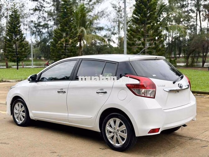 Toyota Yaris 2016 1.3AT Bản G Trắng