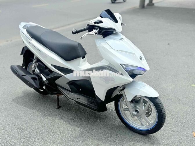 Honda Air Blade 125cc .Trắng - HỖ TRỢ GÓP / NỢ 6
