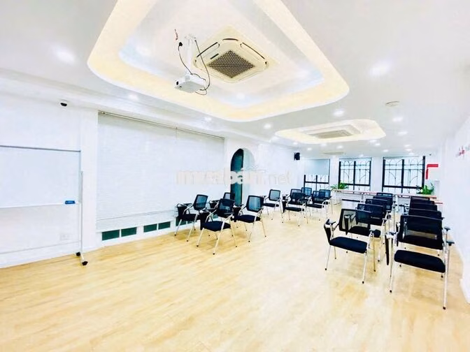 TÒA NHÀ ỐP KÍNH - 21A Hoàng Việt, P.4, TB, 6x20m, SẴN PCCC, THANG MÁY