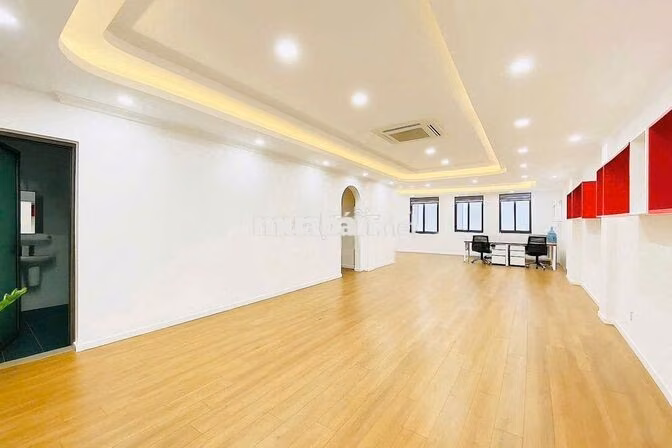 TÒA NHÀ ỐP KÍNH - 21A Hoàng Việt, P.4, TB, 6x20m, SẴN PCCC, THANG MÁY