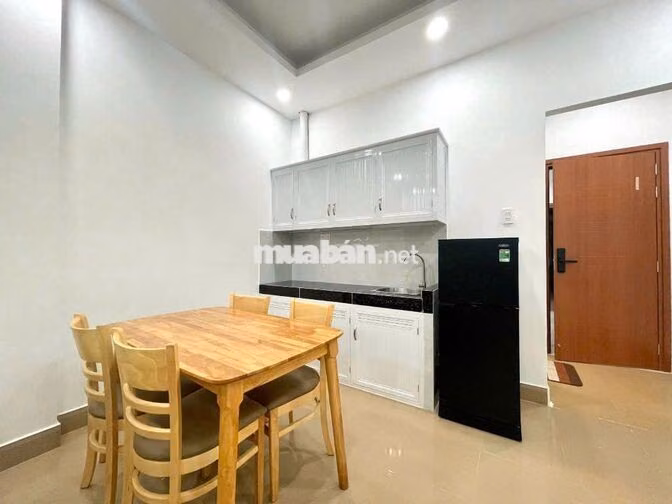 Cho thuê căn studio ban công, cửa sổ. Full nội thất, máy giặt riêng