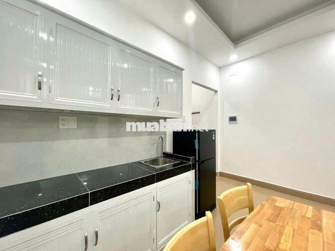 Cho thuê căn studio ban công, cửa sổ. Full nội thất, máy giặt riêng