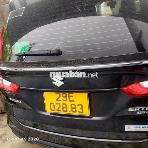 Suzuki Ertiga 7 chỗ Xăng Đen