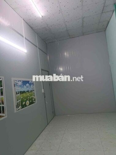 NHÀ GẦN CHỢ VƯỜN LÀI.  CẤP 4 : 1PN WC. AN NINH. SẠCH SẼ