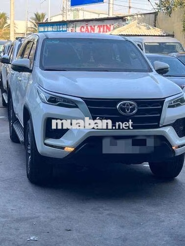 Toyota Fortuner 2021 Trắng 7 chỗ