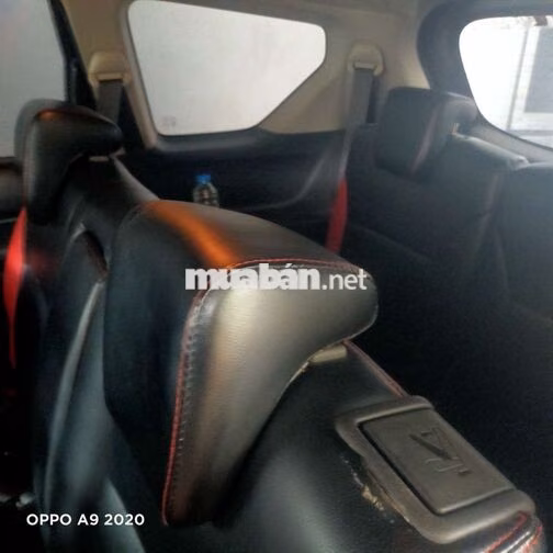 Suzuki Ertiga 7 chỗ Xăng Đen