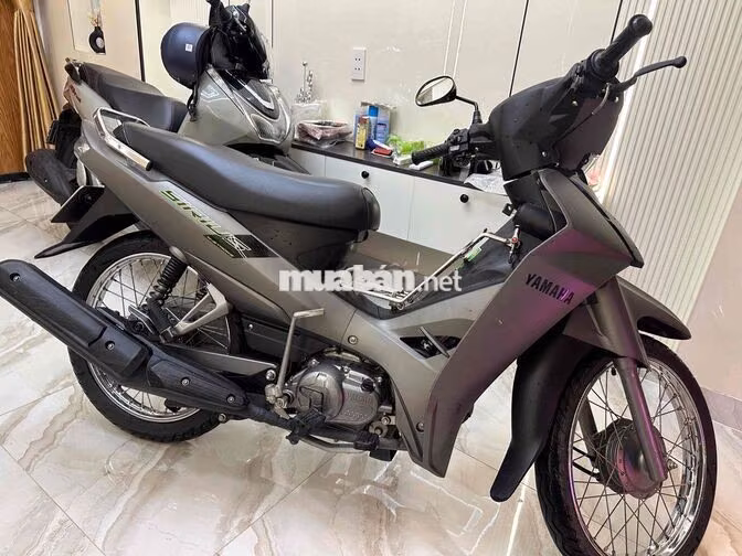 Yamaha Sirius 2022 Xám 11000 km
