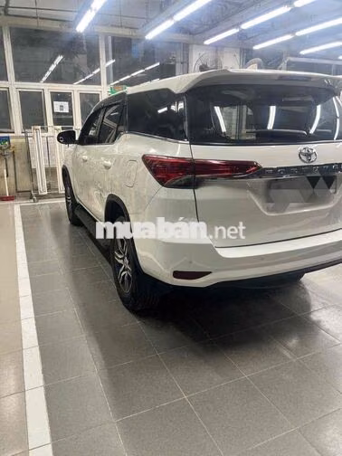 Toyota Fortuner 2021 Trắng 7 chỗ