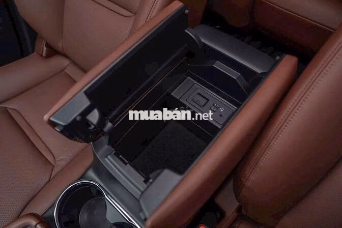 Mazda CX-8 Luxury Trắng 7 chỗ