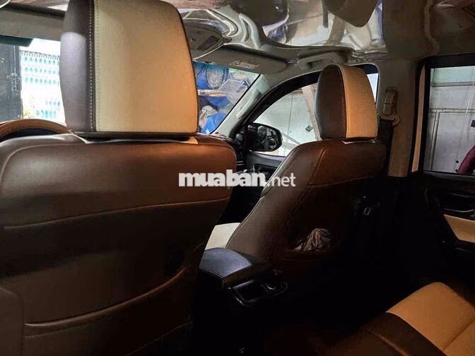 Toyota Fortuner 2021 Trắng 7 chỗ