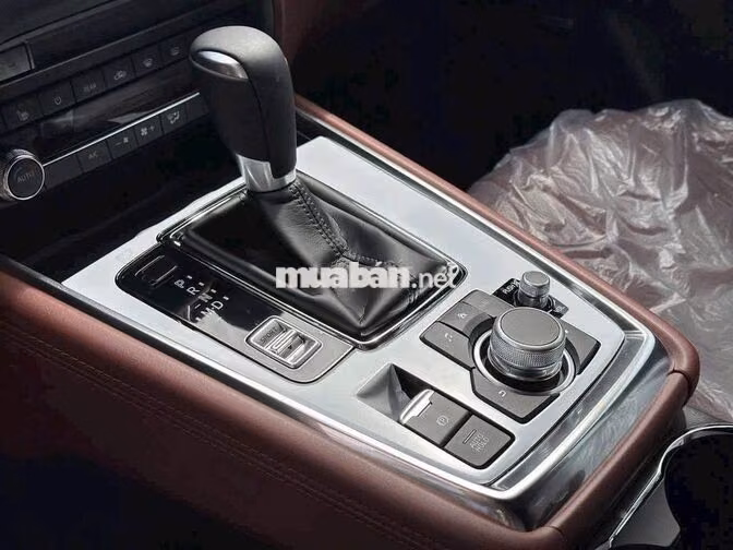 Mazda CX-8 Luxury Trắng 7 chỗ