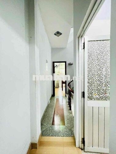 Nhà cho thuê 4 phòng ngủ Phạm Văn Chiêu