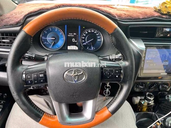 Toyota Fortuner 2021 Trắng 7 chỗ