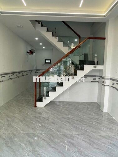 Chính chủ cho thuê nhà mặt tiền nội bộ QL13 gần Vạn Phúc City