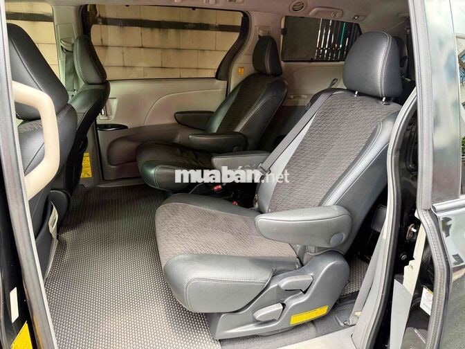 Toyota Sienna 3.5L SE 2010 Đen Mỹ bản Sport full