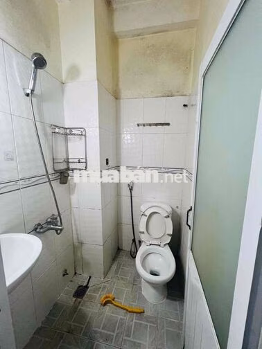 Cho Thuê phòng gác, máy lạnh, gần sân bay, cao đẳng y Phạm Ngọc Thạch
