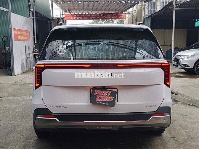 Kia Carnival 2025 máy dầu bản Premium