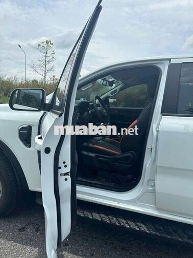 Ford Ranger XLS 2024 Tự động 2 Cầu