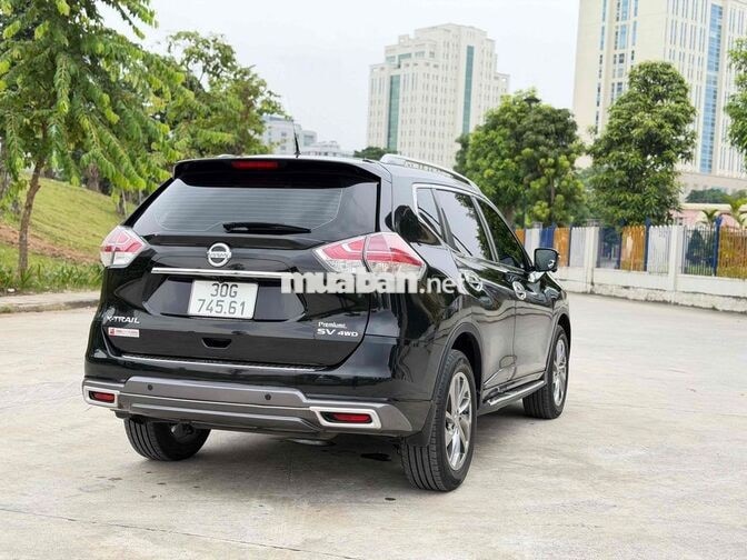Nissan X-Trail 2020 2.5 hai cầu Đen