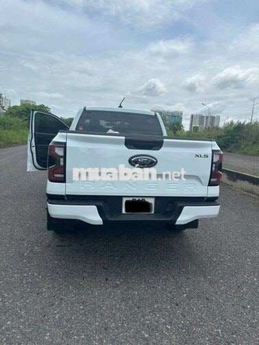Ford Ranger XLS 2024 Tự động 2 Cầu
