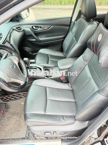 Nissan X-Trail 2020 2.5 hai cầu Đen