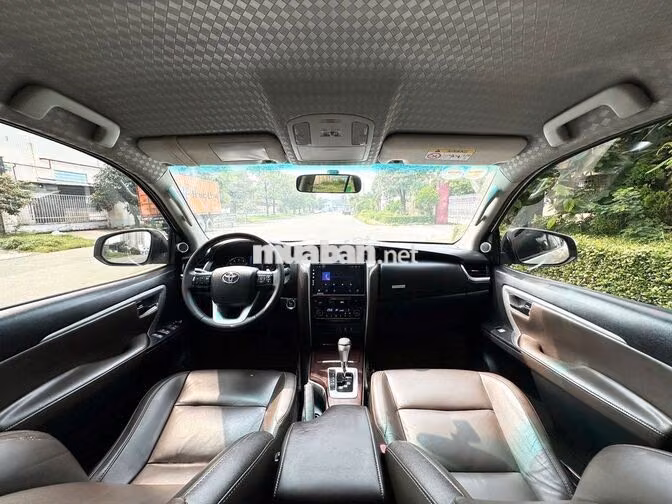 Toyota Fortuner 2.7V 2017, nhập khẩu đời đầu