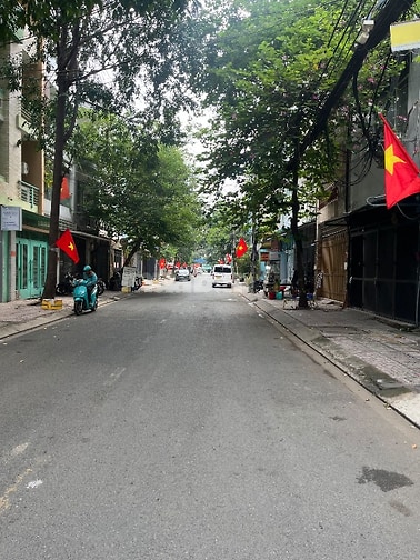 Bán nhà MT Bùi Điền P4Q8. DT 9.5x13.5m nhà nát giá 15.8 tỷ