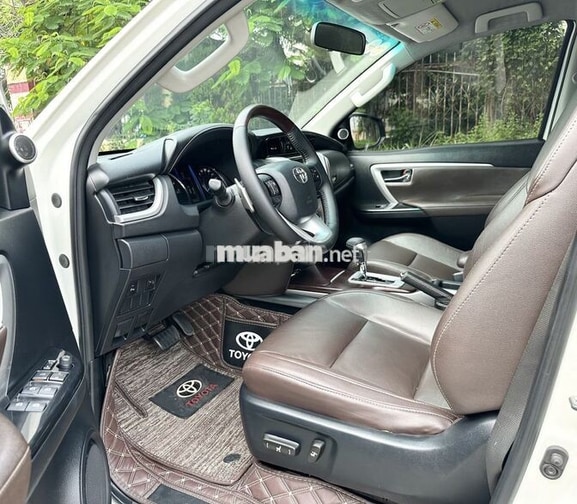 Toyota Fortuner 2.7V 2017, nhập khẩu đời đầu