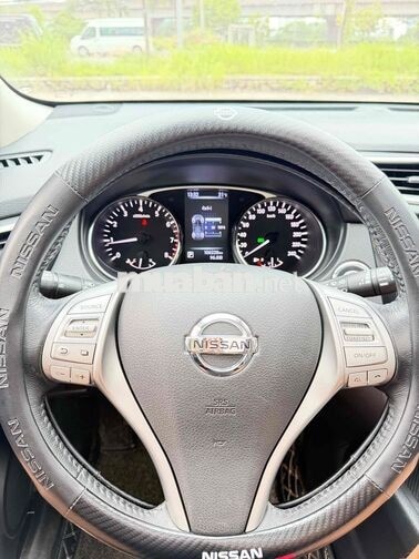 Nissan X-Trail 2020 2.5 hai cầu Đen