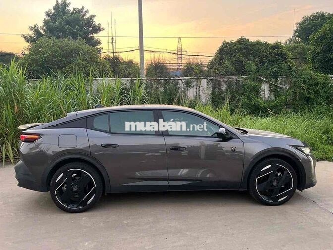 Peugeot 408 GT 2023 27000 km Xám
